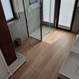 https://near-como-charming-apartment-with-fireplace.it-lombardy.com